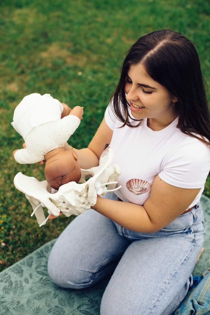 Bebé de nalgas Parteando